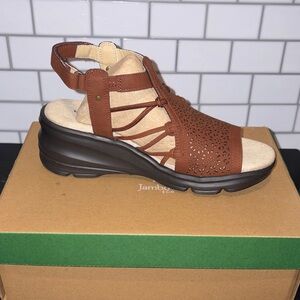 Jambu Women's Brown Cut-Out Sandals